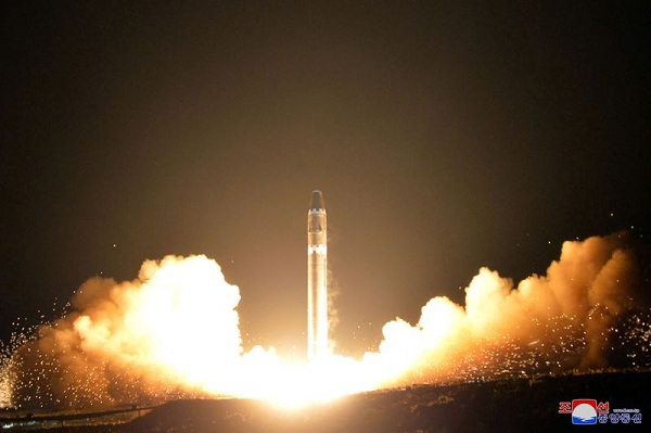 Bộ trưởng Quốc phòng Mỹ: Tên lửa Triều Tiên không phải mối đe đọa với Mỹ - Ảnh 1