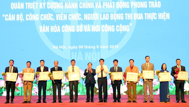Hà Nội: Lấy người dân và doanh nghiệp làm trọng tâm để phục vụ - Ảnh 2