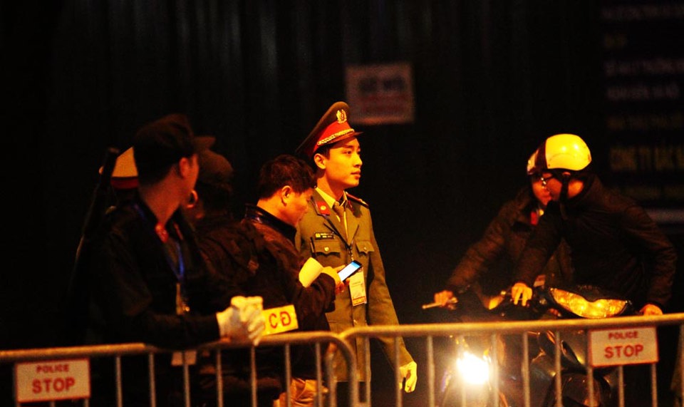 Lực lượng an ninh trắng đêm bảo vệ Chủ tịch Triều Tiên Kim Jong-un - Ảnh 2