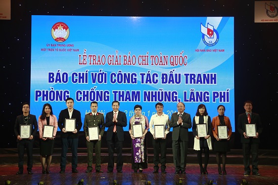 31 tác phẩm giành giải “Báo chí với công tác đấu tranh phòng, chống tham nhũng, lãng phí” - Ảnh 6