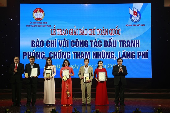 31 tác phẩm giành giải “Báo chí với công tác đấu tranh phòng, chống tham nhũng, lãng phí” - Ảnh 5