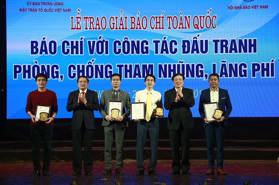 31 tác phẩm giành giải “Báo chí với công tác đấu tranh phòng, chống tham nhũng, lãng phí” - Ảnh 4