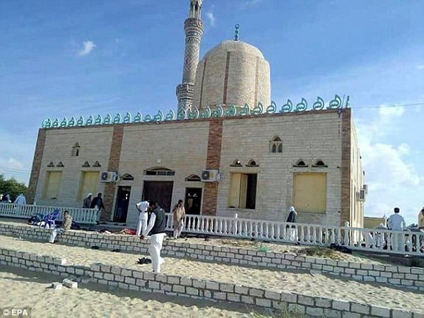 Vụ tấn công nhà thờ Hồi giáo ở Ai Cập có dấu hiệu từ bàn tay IS - Ảnh 1