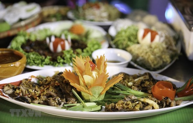 Hàng trăm đầu bếp tranh tài trong cuộc thi 'Tinh hoa bếp Việt' - Ảnh 1