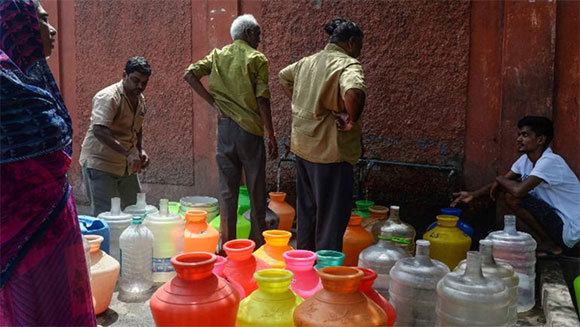 Thành phố lớn thứ 6 Ấn Độ gần như sống không nước - Ảnh 2