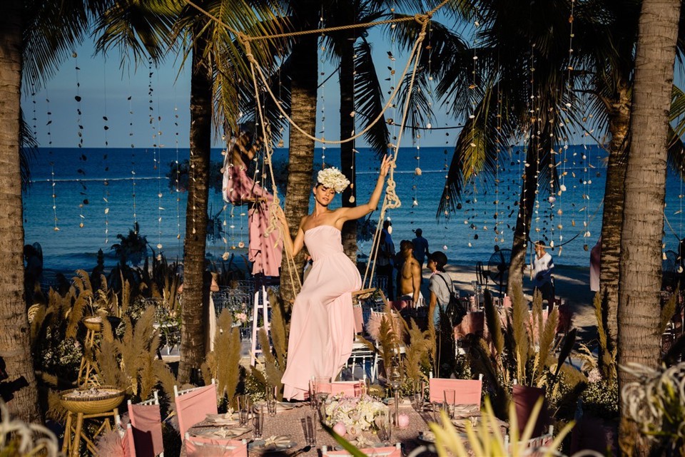 Ngất ngây trước lễ cưới đẹp như cổ tích của cặp đôi tỷ phú Ấn Độ tại JW Mariortt Phu Quoc Emerald Bay - Ảnh 1