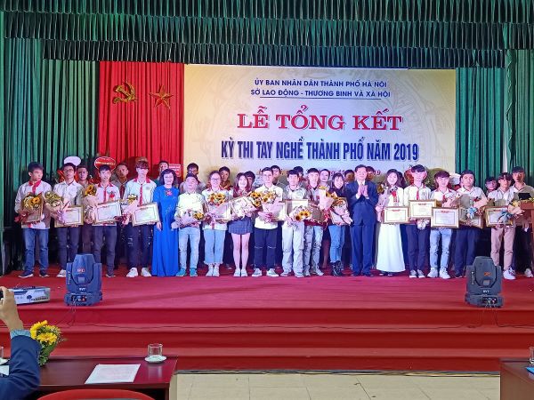 Kỳ thi tay nghề TP Hà Nội năm 2019:  296 thí sinh xuất sắc được trao giải thưởng - Ảnh 1