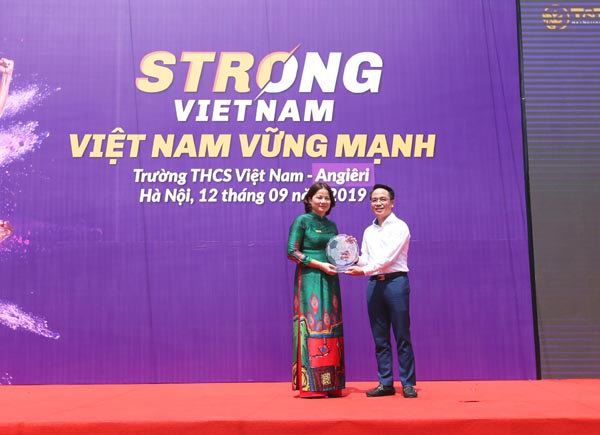 Strong Vietnam: Cầu thủ Bùi Tiến Dũng từng khóc vì hoang mang - Ảnh 6