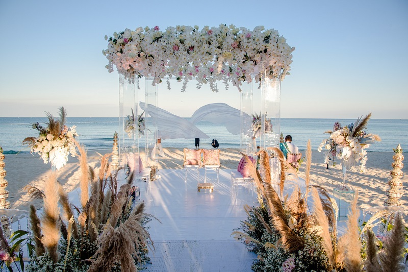 Ngất ngây trước lễ cưới đẹp như cổ tích của cặp đôi tỷ phú Ấn Độ tại JW Mariortt Phu Quoc Emerald Bay - Ảnh 2