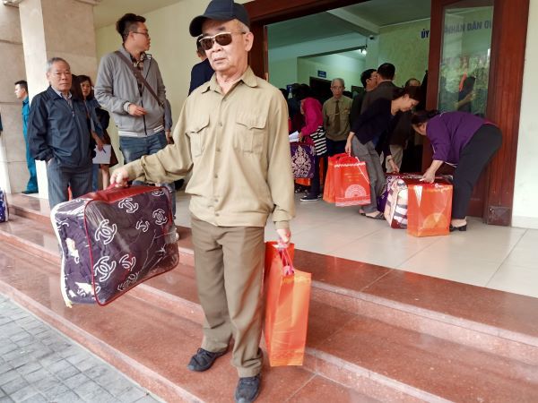 Quận Hoàn Kiếm: Gần 23 tỷ đồng quà tặng cho các hộ gia đình Tết Canh Tý 2020 - Ảnh 2