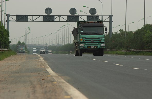 Hà Nội: Cận cảnh nhiều tuyến quốc lộ cần được sửa chữa, nâng cấp - Ảnh 4