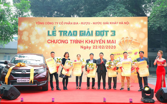 Bia Hà Nội trao giải khách hàng may mắn trong Chương trình khuyến mại “Vị Bia làm nên sắc Tết” - Ảnh 3