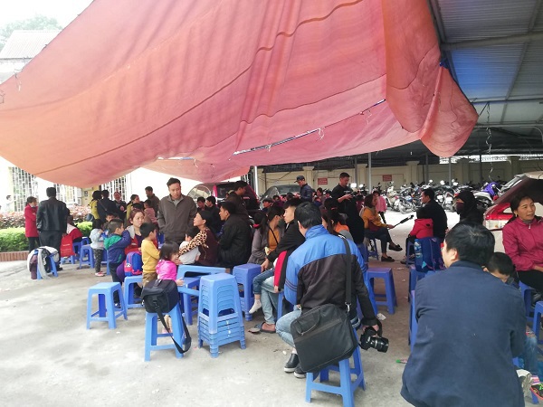 Tiếp tục có hơn 1.300 trẻ từ Bắc Ninh về Hà Nội xét nghiệm sán dây lợn - Ảnh 3
