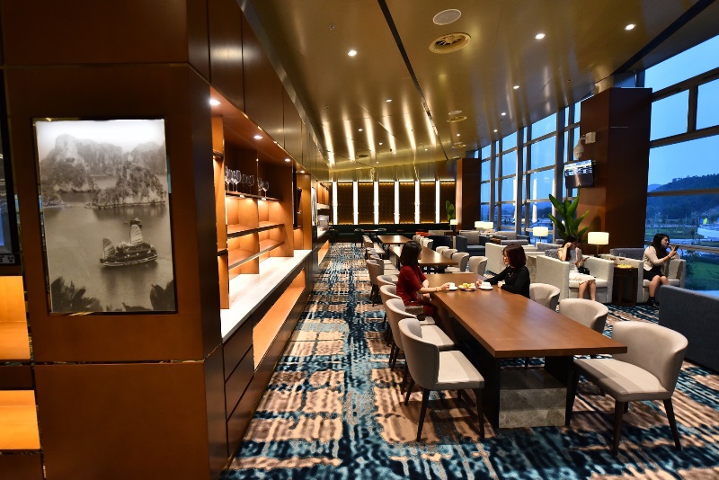 Soi đẳng cấp phòng chờ hạng thương gia đẹp như khách sạn 5 sao tại Cảng hàng không quốc tế Vân Đồn - Ảnh 8