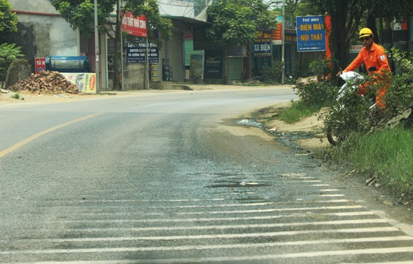 Hà Nội: Cận cảnh nhiều tuyến quốc lộ cần được sửa chữa, nâng cấp - Ảnh 11