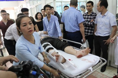 3 ngày nghỉ Tết, Bệnh viện Việt Đức chật cứng bệnh nhân cấp cứu - Ảnh 1
