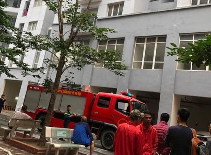 Hà Nội: Cháy lớn tại căn hộ chung cư trên phố Mai Anh Tuấn - Ảnh 2