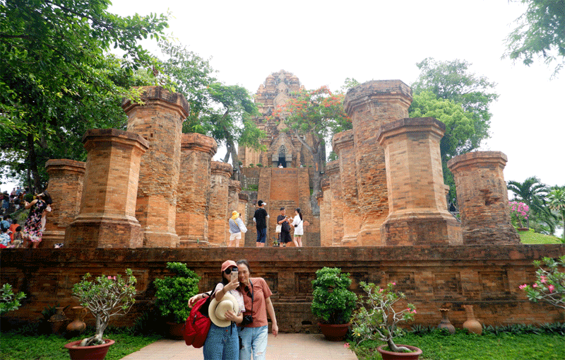 Ngắm nét cổ kính với kiến trúc độc đáo của Tháp Bà Ponagar Chămpa ở Nha Trang - Ảnh 2