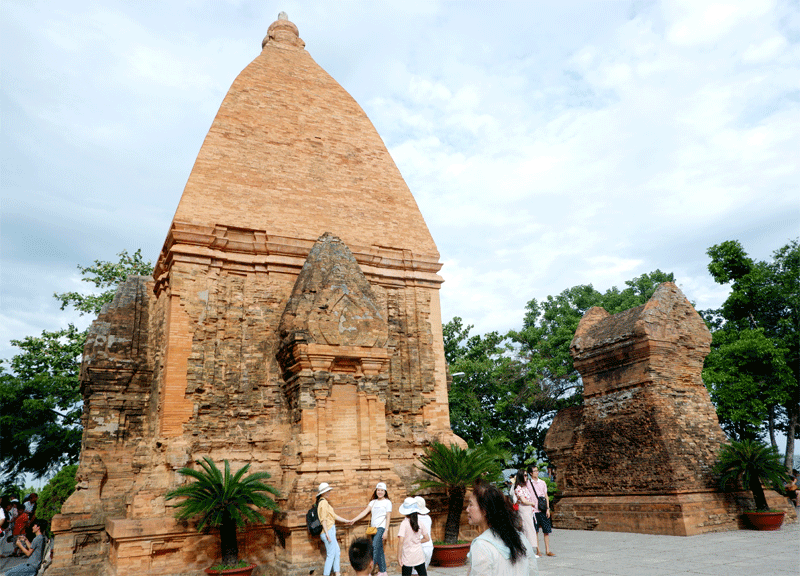 Ngắm nét cổ kính với kiến trúc độc đáo của Tháp Bà Ponagar Chămpa ở Nha Trang - Ảnh 12