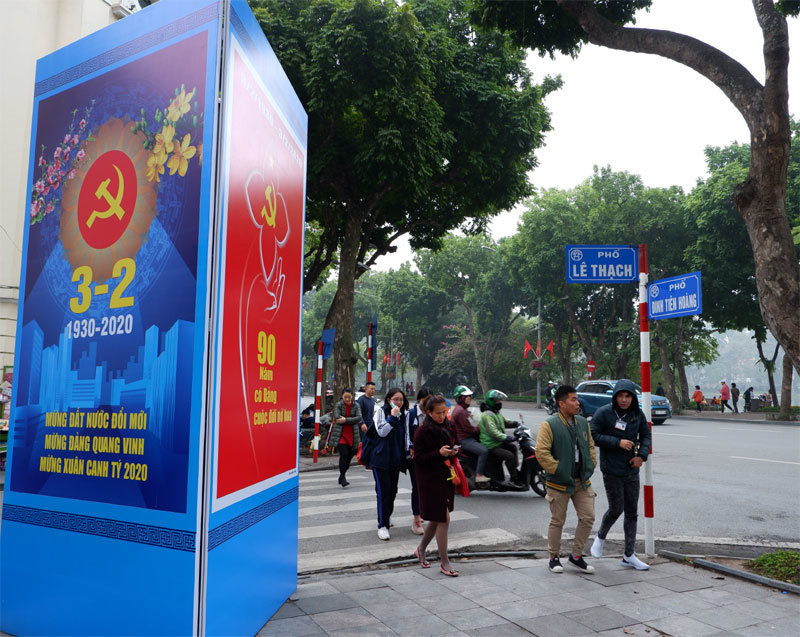 Hà Nội: Trang hoàng cờ hoa rực rỡ mừng Đảng, chào Xuân mới - Ảnh 7