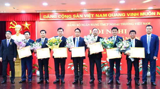 Vietcombank đã tổ chức Hội nghị tổng kết công tác Đảng năm 2019 và triển khai nhiệm vụ năm 2020 - Ảnh 5