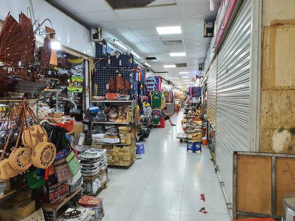 TP Hồ Chí Minh: Chợ An Đông ế ẩm, vắng khách trong mùa dịch Covid-19 - Ảnh 11