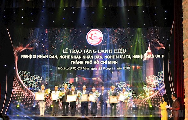 TP Hồ Chí Minh: Tôn vinh 77 nghệ sĩ được Chủ tịch nước phong tặng danh hiệu trong năm 2019 - Ảnh 1