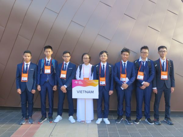 Cả 8 học sinh Việt Nam đều đoạt giải tại Olympic Vật lý châu Á 2019 - Ảnh 1
