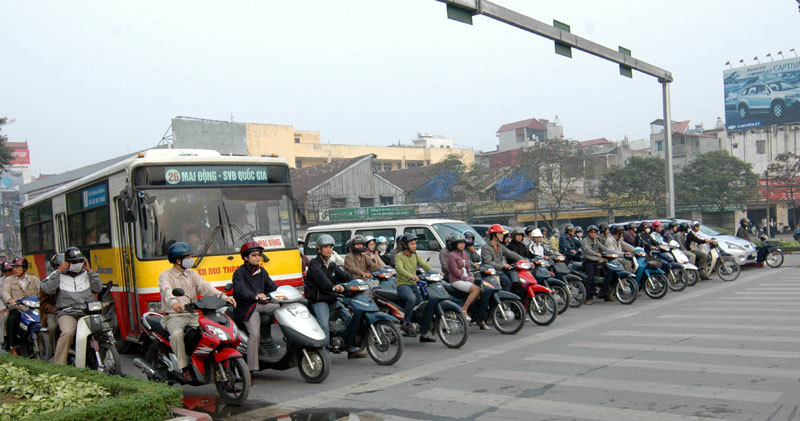 Hạn chế phương tiện cá nhân: Giãn áp lực giao thông trong nội đô - Ảnh 1