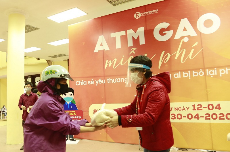 [Ảnh] Mở thêm “ATM gạo” phát miễn phí cho người khó khăn tại quận Bắc Từ Liêm - Ảnh 1