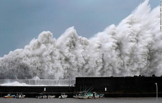 Siêu bão Jebi tàn phá tan hoang Nhật Bản, 300 người thương vong - Ảnh 2