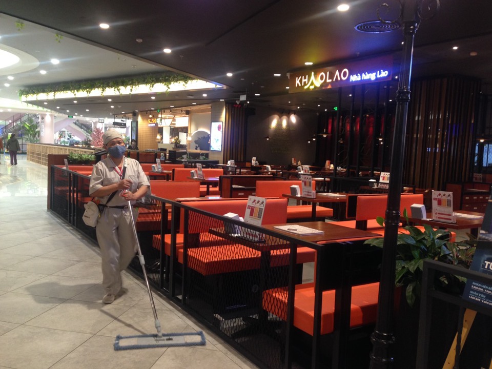 Chùm ảnh: Aeon Mall Hà Đông trầm lắng trong mùa dịch bệnh Covid-19 - Ảnh 6