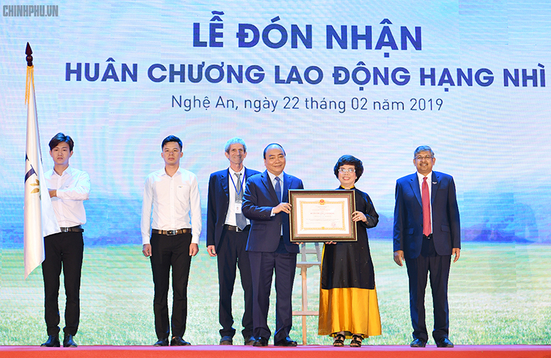 Thủ tướng dự khánh thành nhà máy nước tinh khiết, hoa quả, thảo dược lớn nhất miền Trung - Ảnh 7