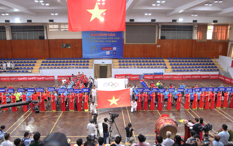 [Ảnh] Gần 200 VĐV tranh tài quyết liệt tại Giải Bóng bàn Cúp Hội Nhà báo Việt Nam lần thứ XIII - Ảnh 1