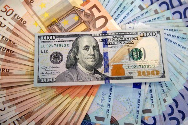 Tỷ giá trung tâm giảm, 3 đồng tiền mạnh tại khu vực châu Âu lao dốc - Ảnh 1