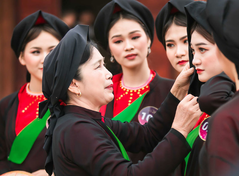 Thí sinh “Người đẹp Kinh Bắc” hào hứng trải nghiệm văn hóa quan họ - Ảnh 2