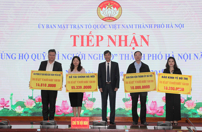 Tiếp nhận thêm hơn 200 triệu đồng ủng hộ Quỹ “Vì người nghèo” TP Hà Nội - Ảnh 1