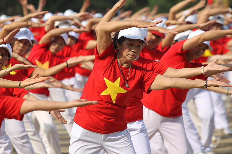 Quận Bắc Từ Liêm: 1.000 người cao tuổi xếp hình Tổ quốc Việt Nam - Ảnh 2