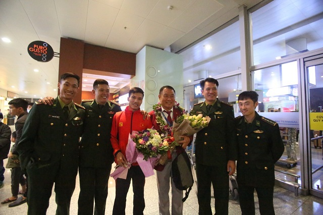 [Ảnh] Các đoàn thể thao Việt Nam tiếp tục đáp chuyến bay về Hà Nội - Ảnh 7