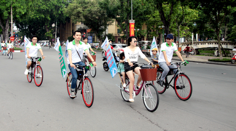 Hà Nội: Gần 1.000 tình nguyện viên ra quân hưởng ứng ngày “Chủ Nhật xanh” - Ảnh 4