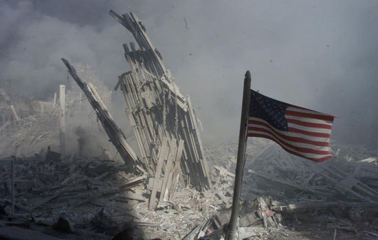Nhìn lại những giây phút kinh hoàng vụ khủng bố 11/9 tại New York, Mỹ - Ảnh 12