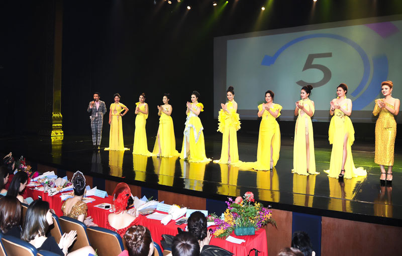 Diệu Thúy giành vương miện 1,5 tỷ đồng Hoa hậu Doanh nhân Hoàn vũ 2019 - Ảnh 2