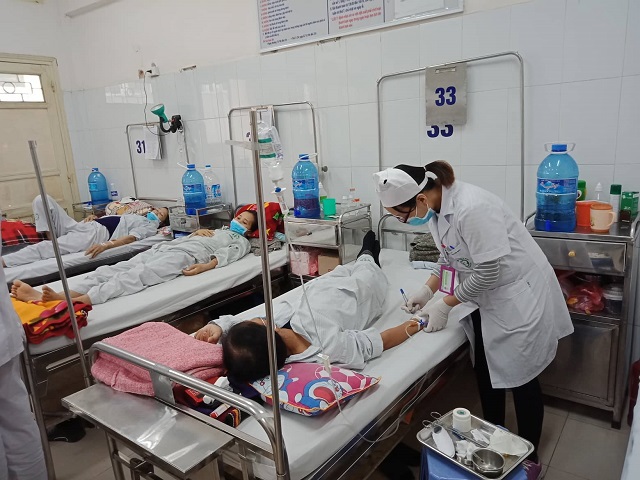 Trao hơn 3.000 suất quà Tết cho bệnh nhân tại Bệnh viện Bạch Mai - Ảnh 1