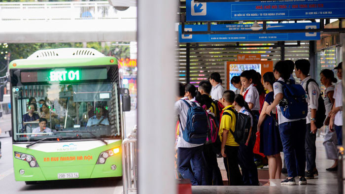 Giải bài toán an toàn giao thông cho học sinh, sinh viên- Bài cuối: Xây dựng môi trường văn minh trên xe buýt - Ảnh 1