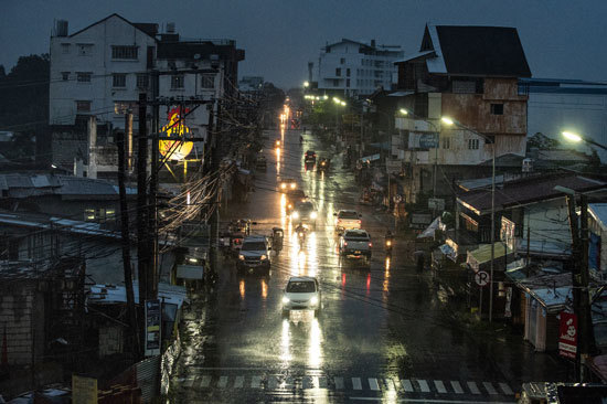 Siêu bão Mangkhut đổ bộ Philippines, khoảng 4 triệu người bị ảnh hưởng - Ảnh 3