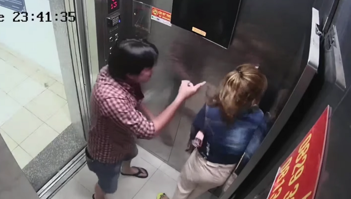 Bộ LĐTB-XH yêu cầu làm rõ vụ bạo hành phụ nữ trong thang máy tại TP Hồ Chí Minh - Ảnh 1