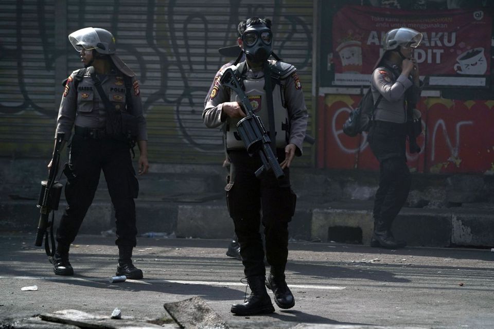 [Ảnh] Phẫn nộ trước kết quả bầu cử "đẫm máu", Indonesia lâm vào bạo loạn - Ảnh 5