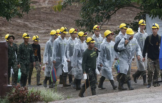 Toàn cảnh 3 ngày giải cứu đội bóng nhí Thái Lan mắc kẹt trong hang động - Ảnh 11