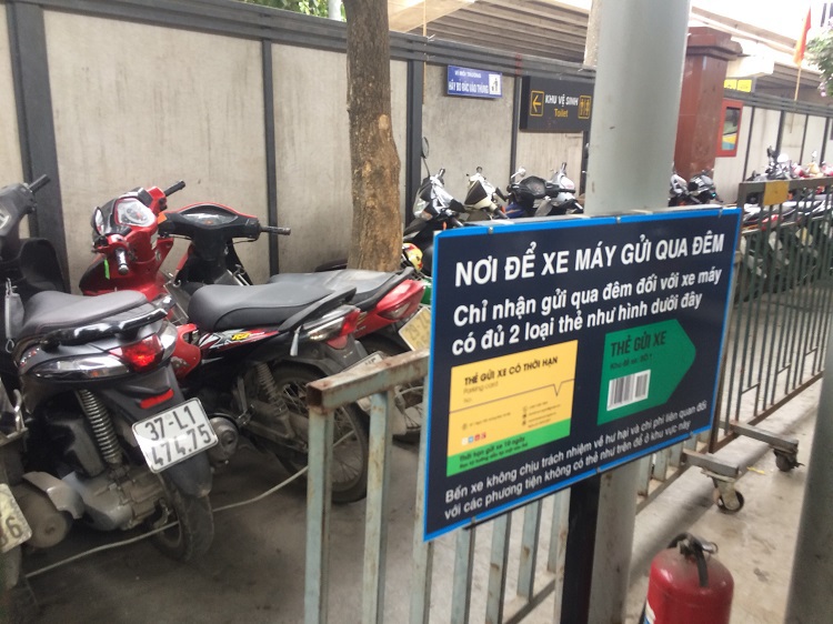 Tiếp vụ giá gửi xe máy tại Bến xe Nước Ngầm: Nhiều góc khuất chưa được làm rõ - Ảnh 1