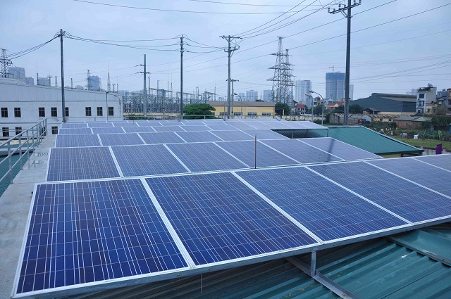 EVN HANOI hỗ trợ khách hàng sử dụng điện mặt trời áp mái - Ảnh 4